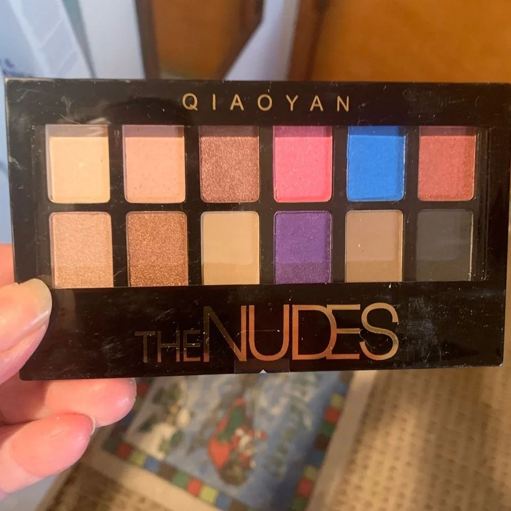 The Nudes Eyeshadow Palette - Mixed Nude & Bright Shades 12 shades